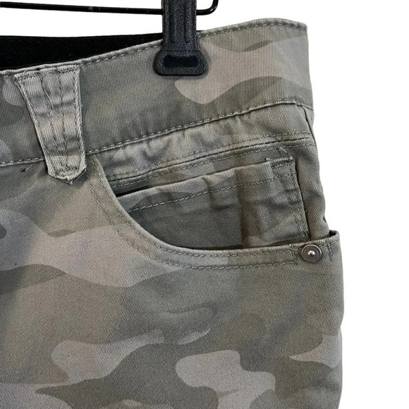 Democracy Sage Green Camouflage Skinny Jeans Plus Size 16 Stretch Cotton Pockets - Picture 6 of 9